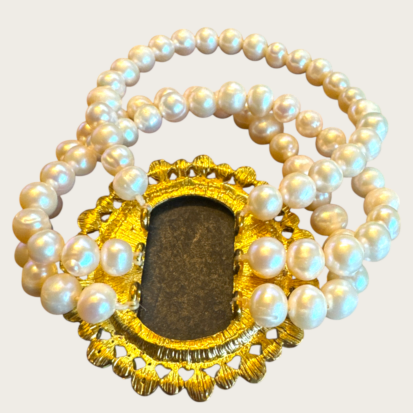 Vintage Pearl & Cameo Stretch Bracelet – Genuine 6.9 mm Pearls, Crystal Halo, 1980s Revival