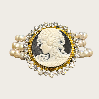 Vintage Pearl & Cameo Stretch Bracelet – Genuine 6.9 mm Pearls, Crystal Halo, 1980s Revival