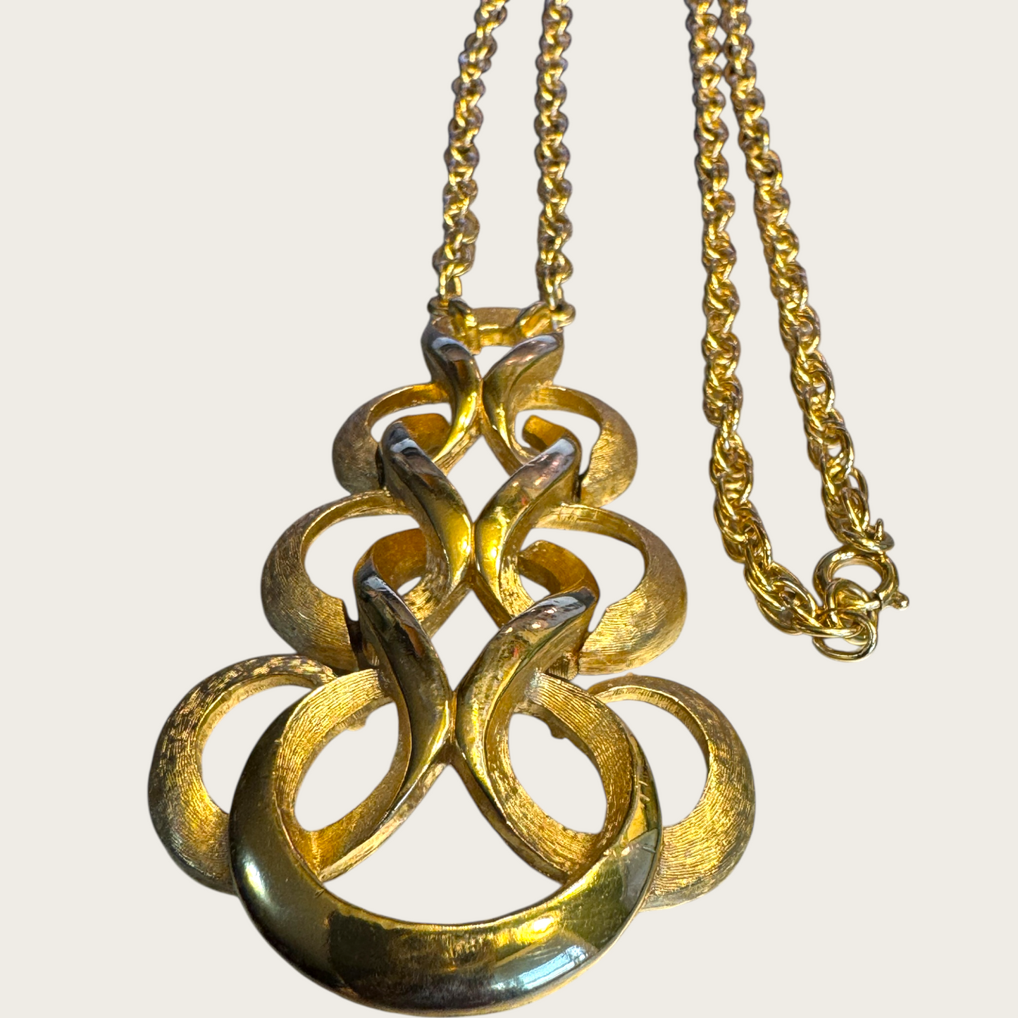 Vintage Crown Trifari Gold-Tone Serpentine Pendant Necklace