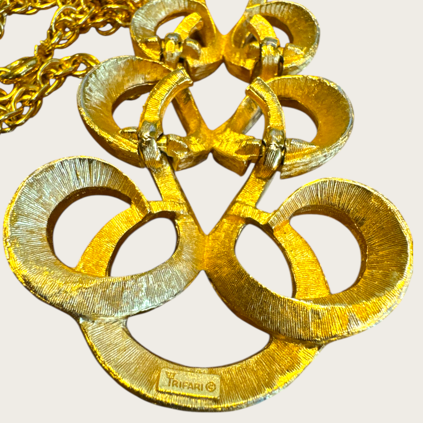 Vintage Crown Trifari Gold-Tone Serpentine Pendant Necklace