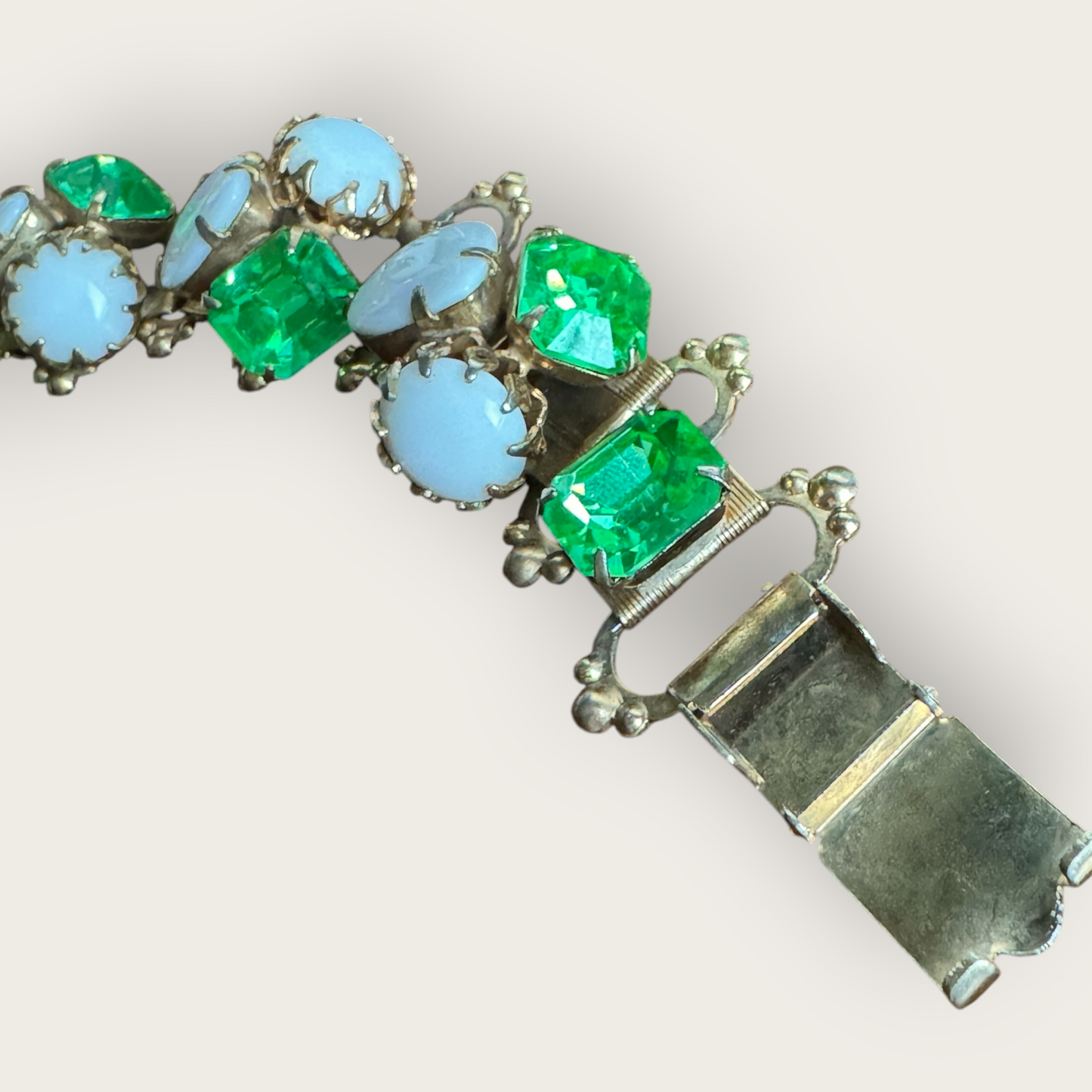 Vintage Uranium Glass & Opaque Pear Cabochon Panel Bracelet – Mid-Century Designer Style, Antique Gold Tone (6¼”)