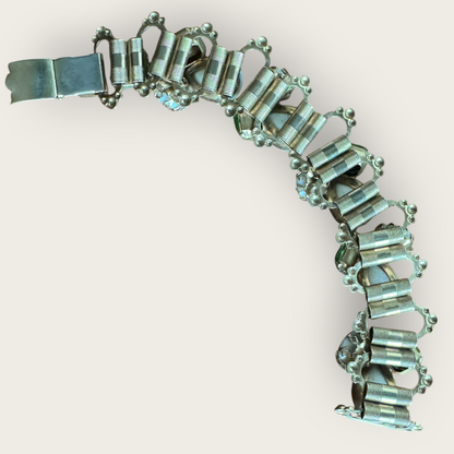 Vintage Uranium Glass & Opaque Pear Cabochon Panel Bracelet – Mid-Century Designer Style, Antique Gold Tone (6¼”)