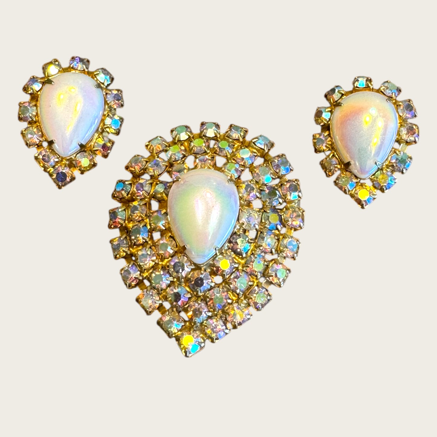 Vintage Aurora Borealis Glass Cabochon Brooch & Earrings Set – Gold Tone, c.1950s–1960s