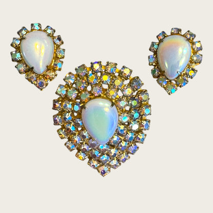 Vintage Aurora Borealis Glass Cabochon Brooch & Earrings Set – Gold Tone, c.1950s–1960s