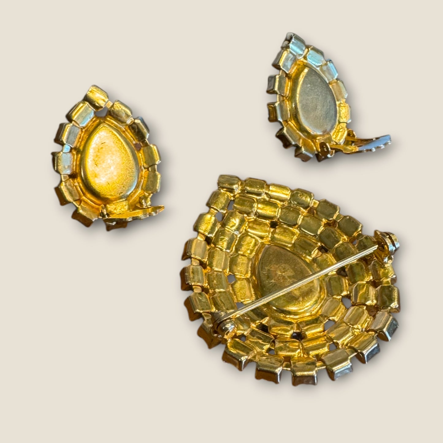 Vintage Aurora Borealis Glass Cabochon Brooch & Earrings Set – Gold Tone, c.1950s–1960s