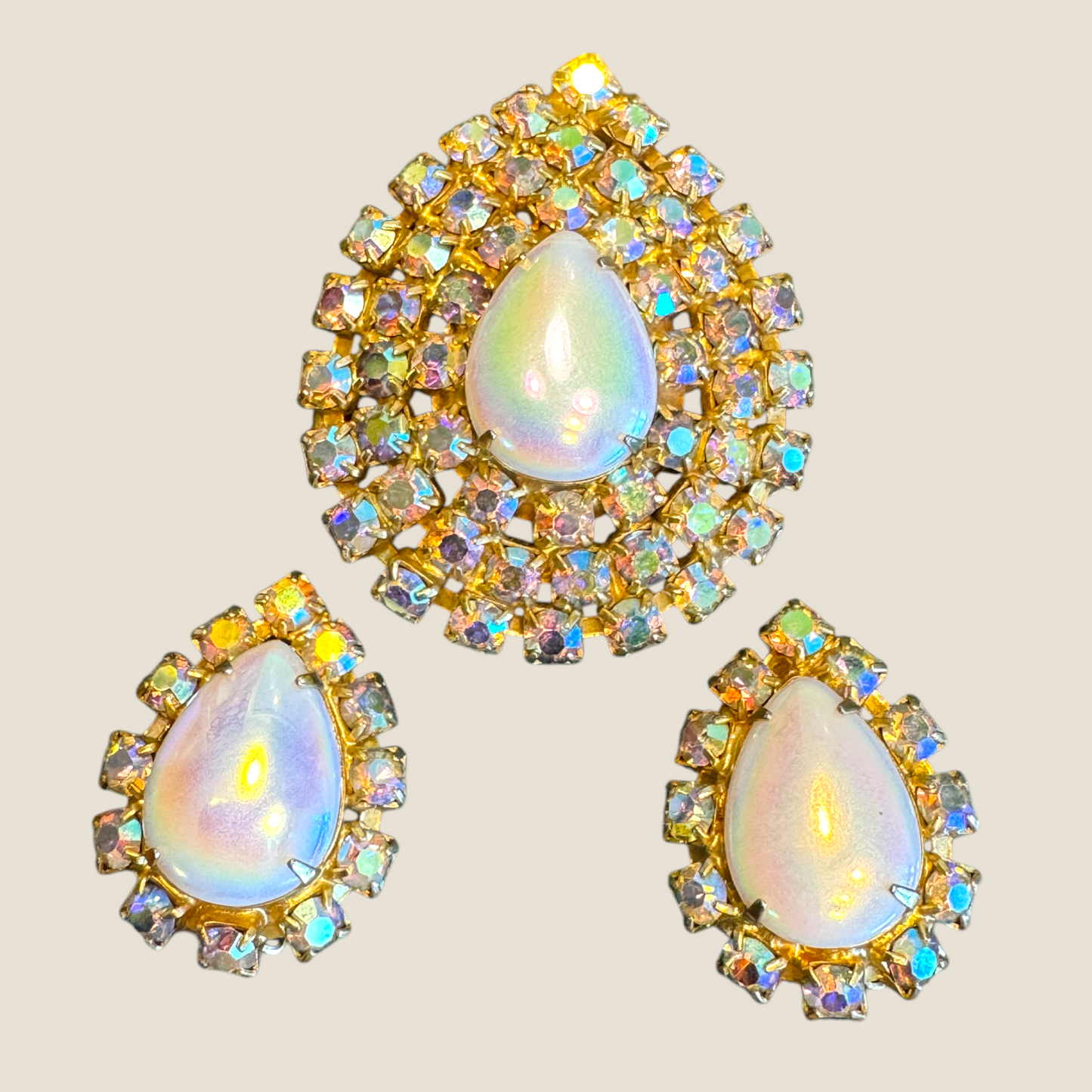 Vintage Aurora Borealis Glass Cabochon Brooch & Earrings Set – Gold Tone, c.1950s–1960s