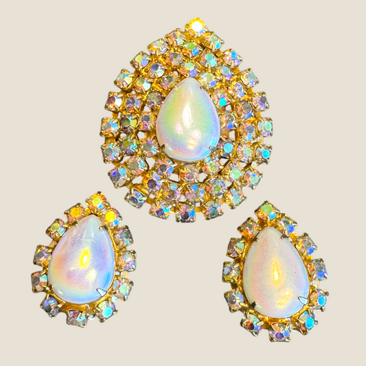 Vintage Aurora Borealis Glass Cabochon Brooch & Earrings Set – Gold Tone, c.1950s–1960s