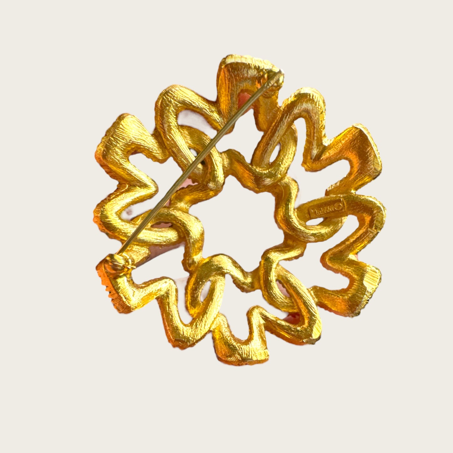 Crown Trifari Ribbon Swirl Brooch and Earring Set – Mid-Century Gold-Tone Statement Jewelry