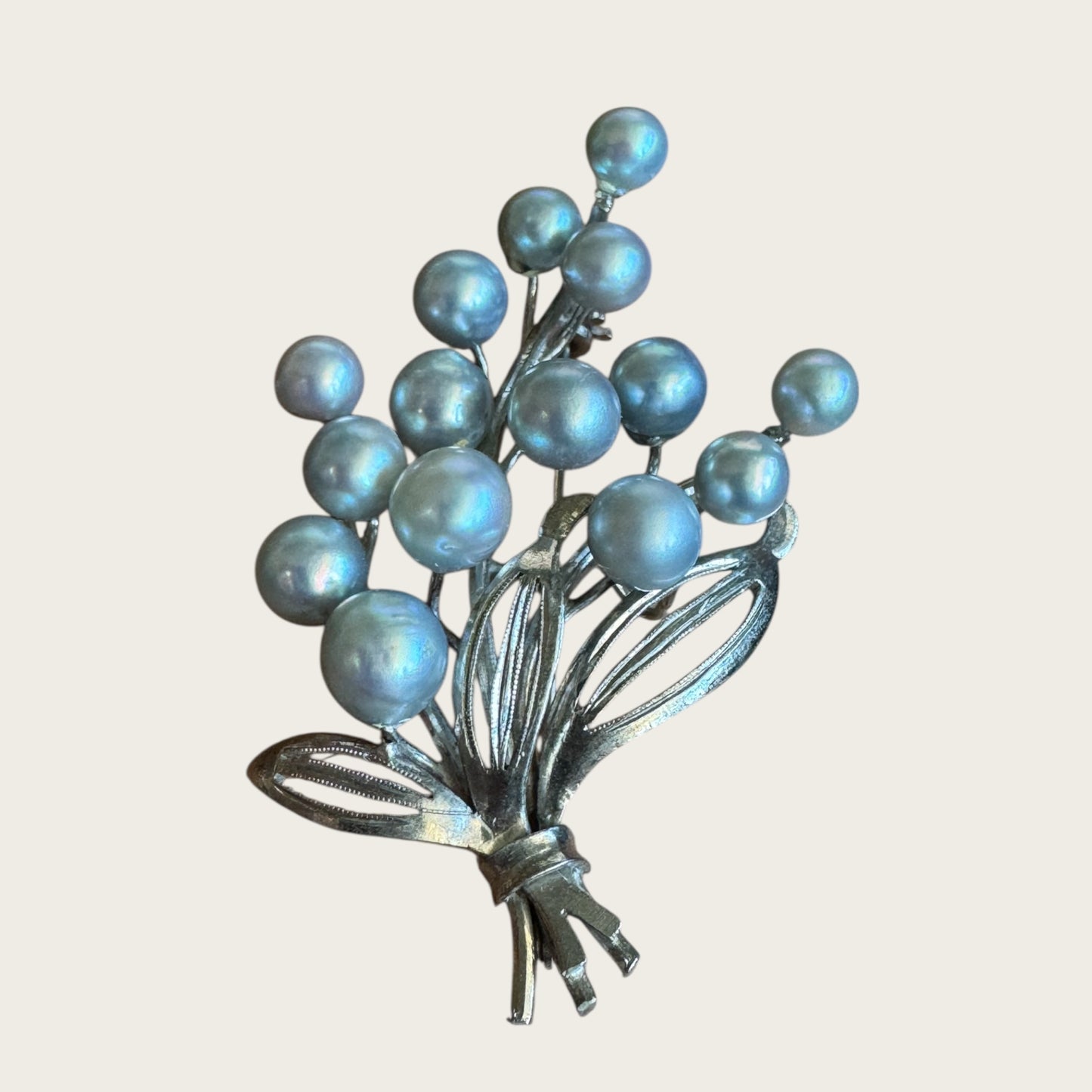 Vintage Gray Pearl Floral Spray Brooch – Mid-Century Costume Elegance