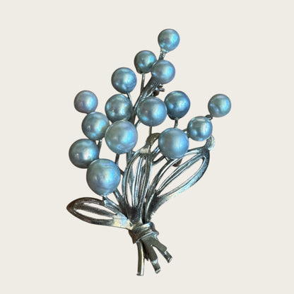 Vintage Gray Pearl Floral Spray Brooch – Mid-Century Costume Elegance