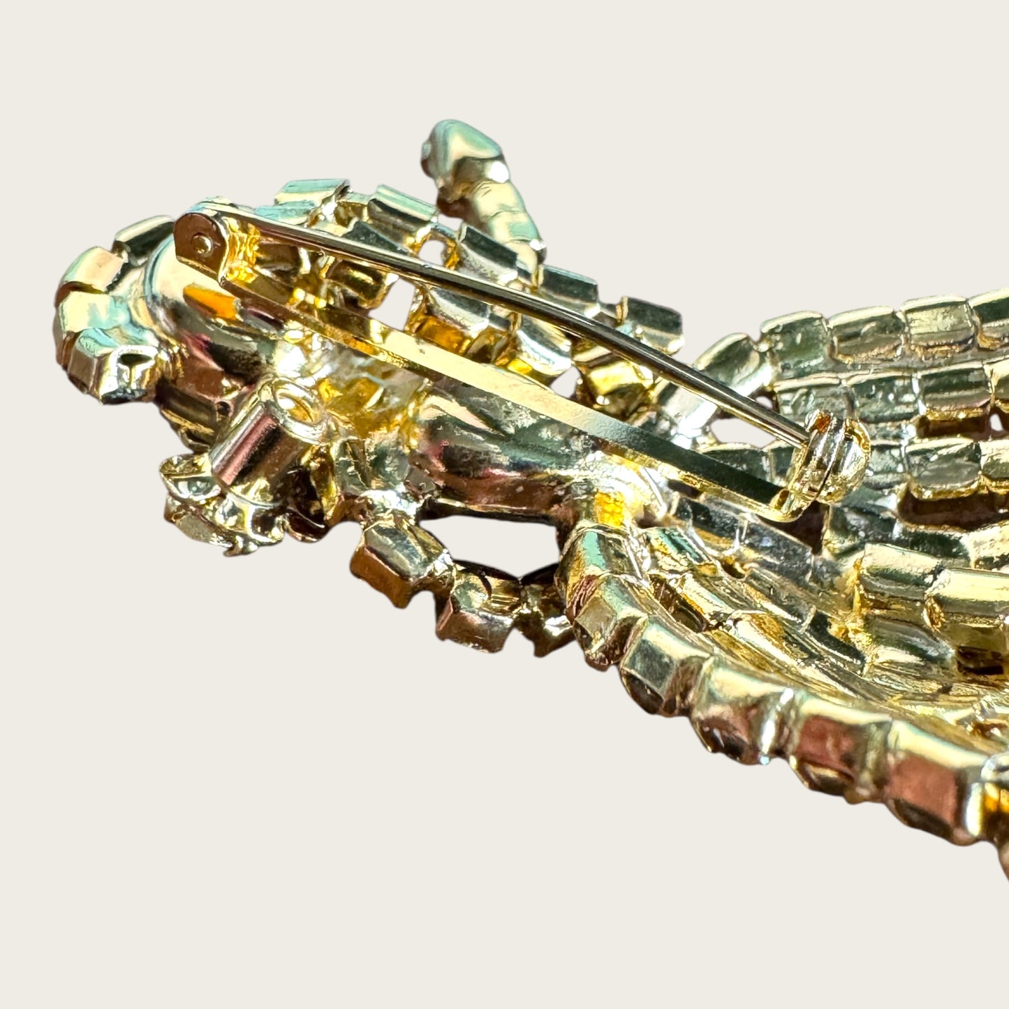 Vintage Rhinestone Dancer Brooch – Golden Topaz & Amber Cabochon in Gold Tone