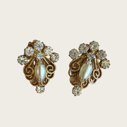 Vintage Hope Chest Faux Pearl & Rhinestone Demi-Parure – Brooch & Clip Earring Set – Mid-Century Gold-Tone Filigree Design