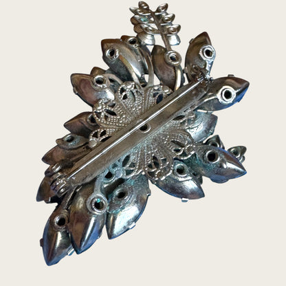 Vintage Emerald Green & Light Peridot Rhinestone Spray Brooch – Layered Silvertone Design (1950s–1960s)