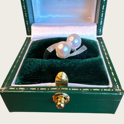 Vintage 1950s Silver Double Pearl Ring – Asymmetrical Mid-Century Design, Cultured Pearls, Stamped Silver