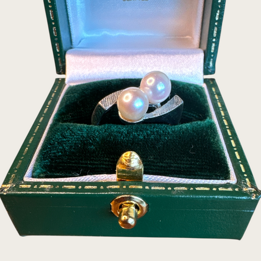 Vintage 1950s Silver Double Pearl Ring – Asymmetrical Mid-Century Design, Cultured Pearls, Stamped Silver