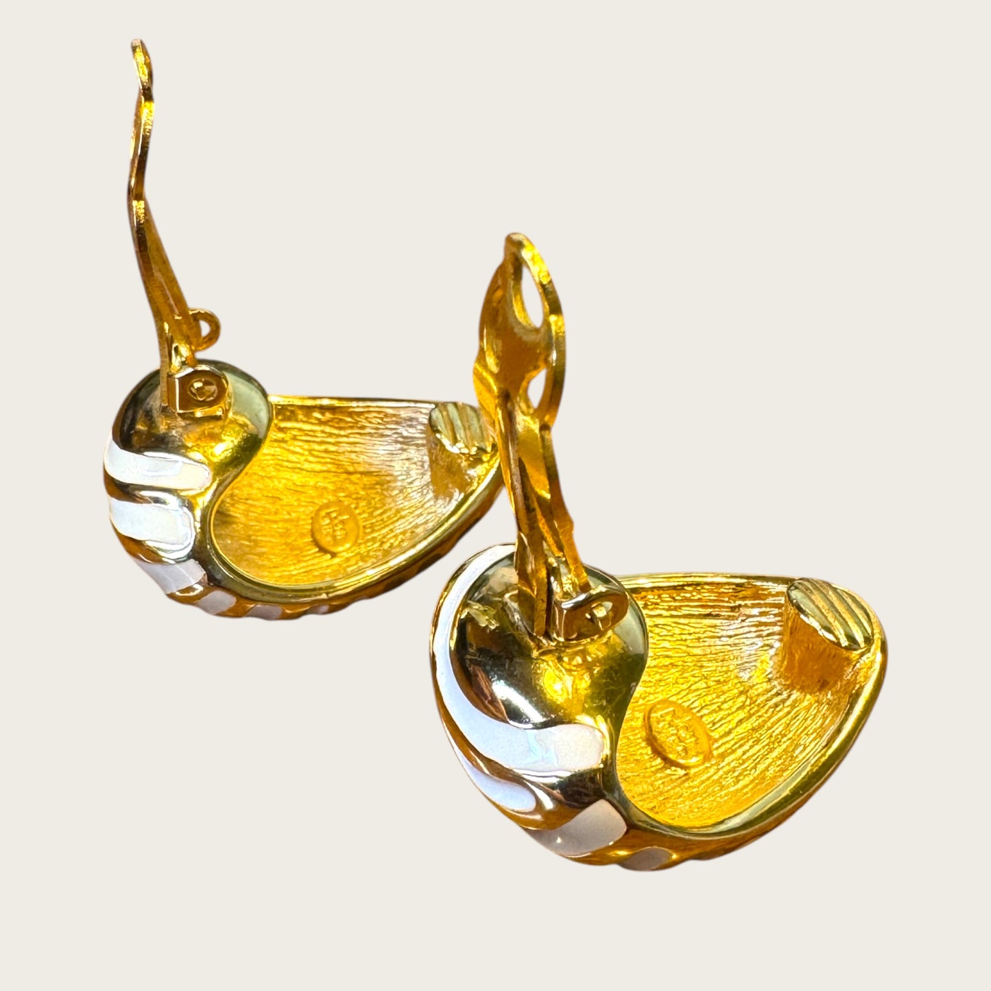 Joan Rivers Gold-Tone Zebra Stripe Clip-On Earrings – Cream & Taupe Enamel Statement Design | 1990s Vintage Couture