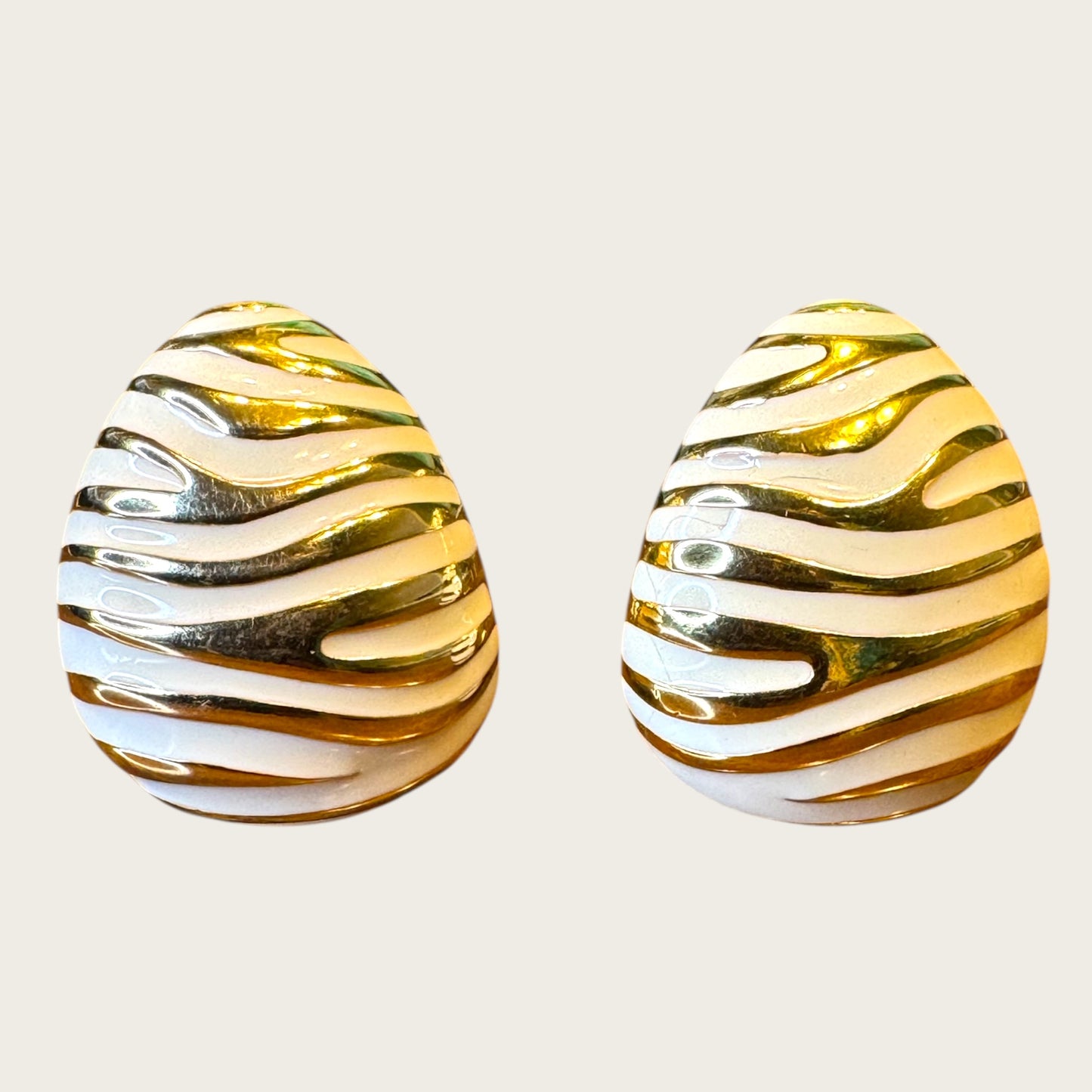Joan Rivers Enamel “Zebra Stripe” Clip-On Earrings – Beige & Gold – Bold Sculptural Vintage Statement
