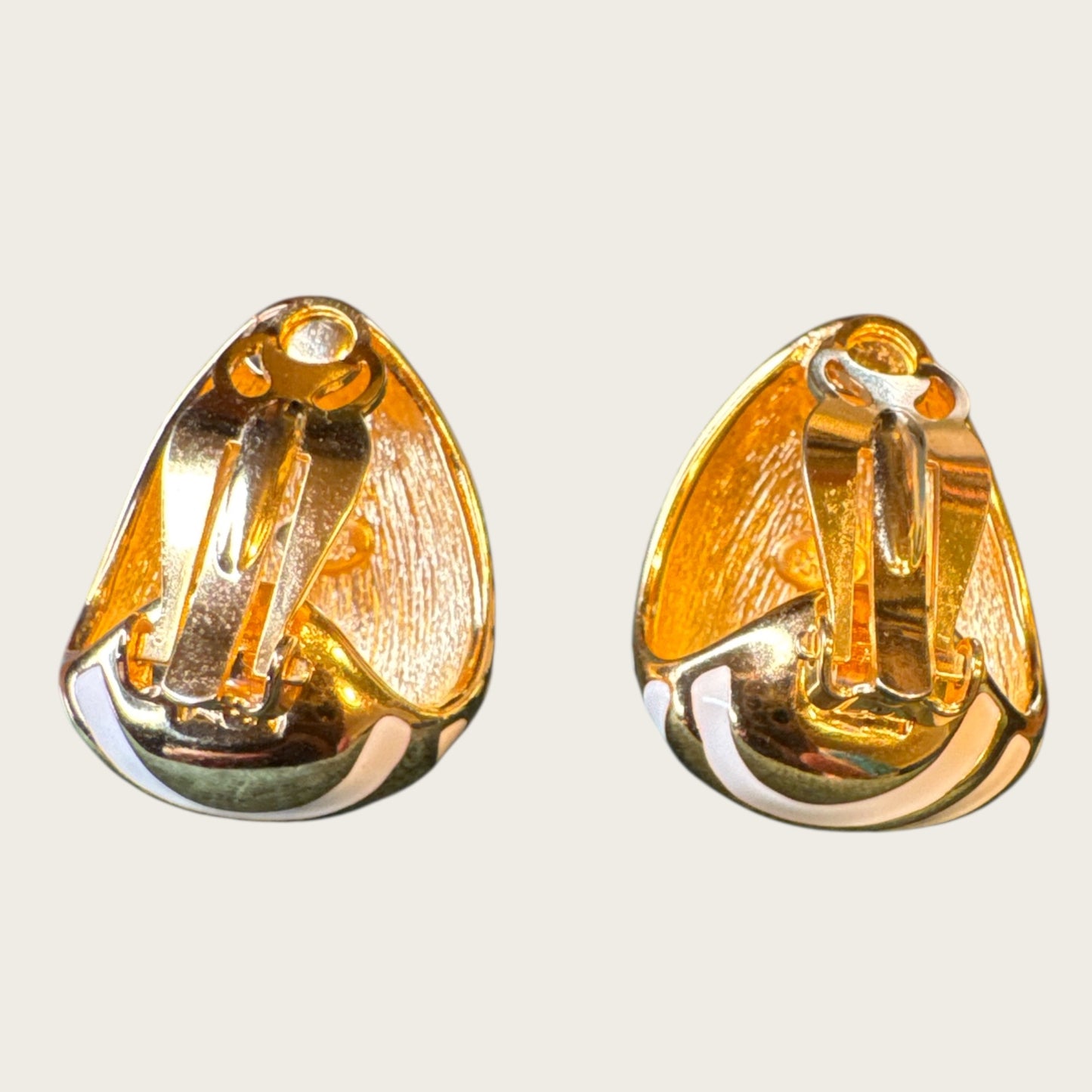 Joan Rivers Enamel “Zebra Stripe” Clip-On Earrings – Beige & Gold – Bold Sculptural Vintage Statement