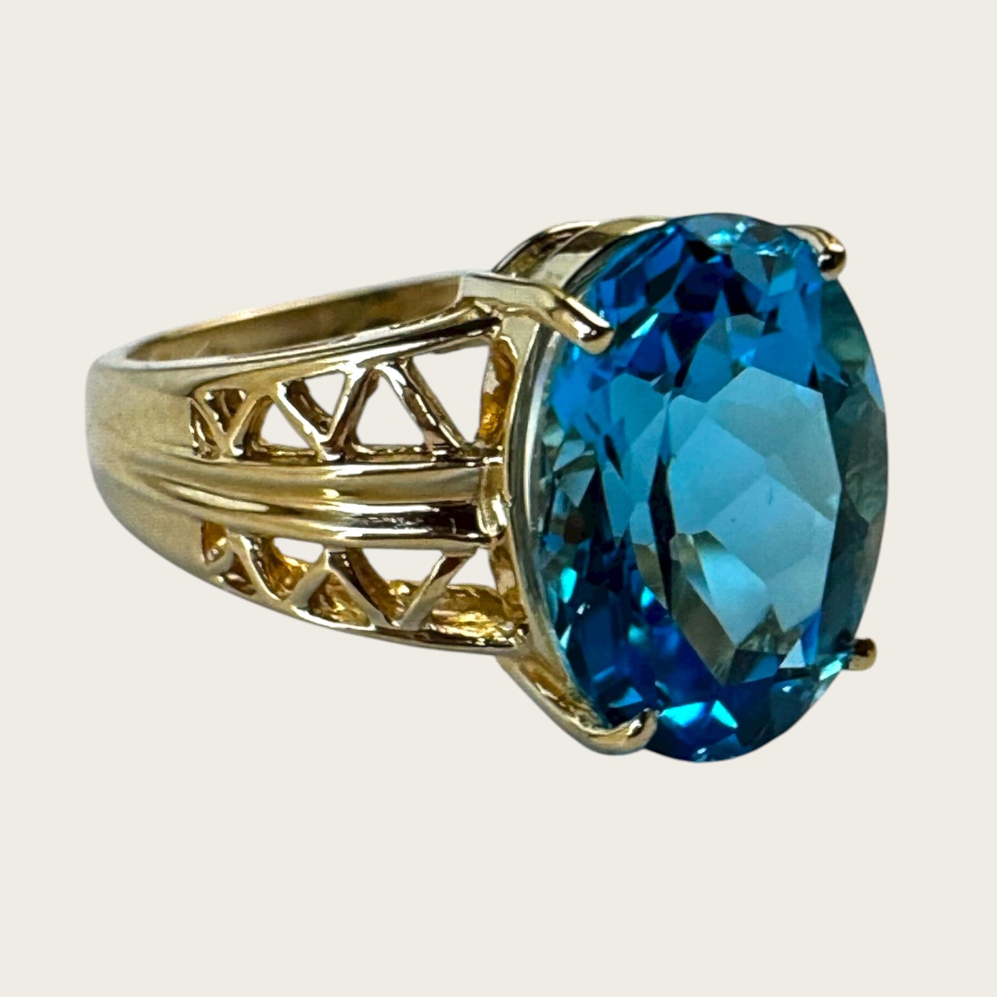 Vintage 14K Yellow Gold Large Blue Topaz Statement Ring – Size 6.5 – Fine Estate Jewelry