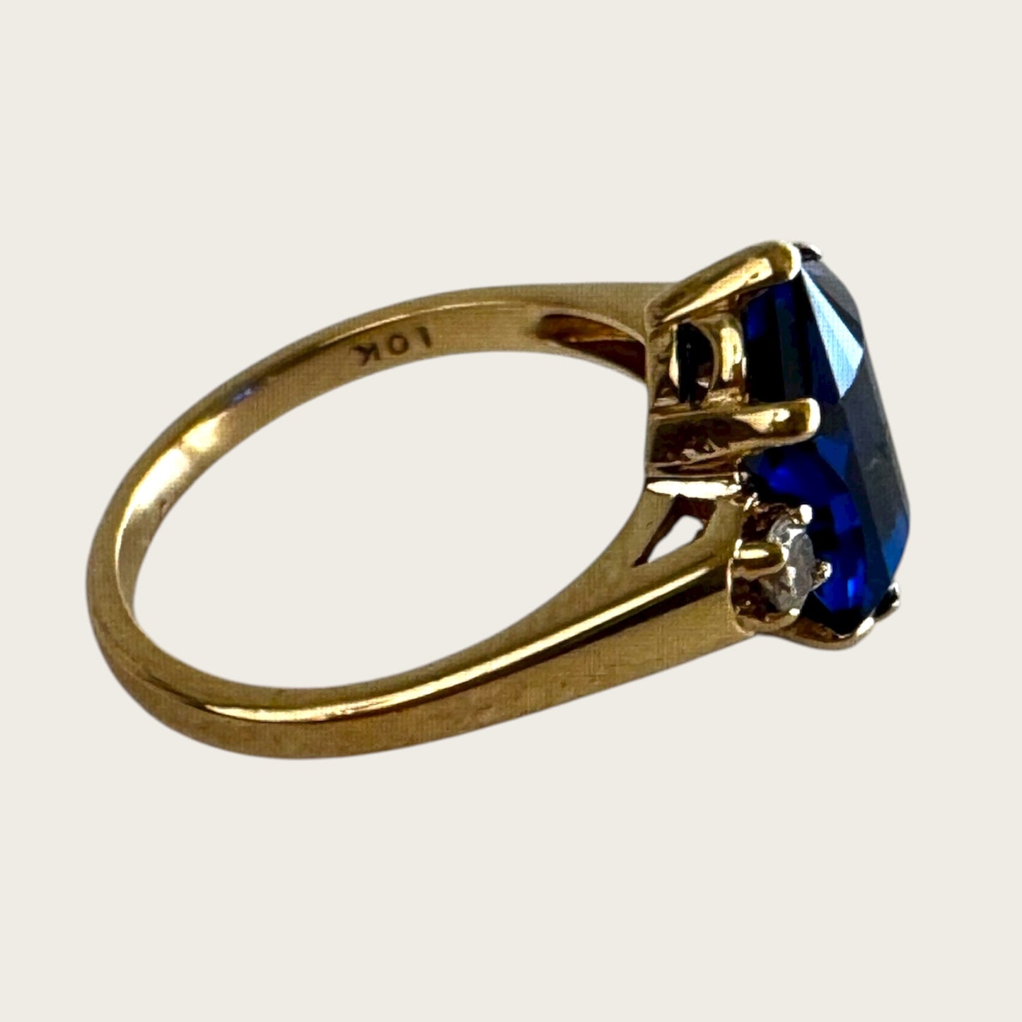 Vintage 10K Yellow Gold Blue Spinel & Quartz Ring – Size 5.75, Emerald-Cut Estate Cocktail Jewelry