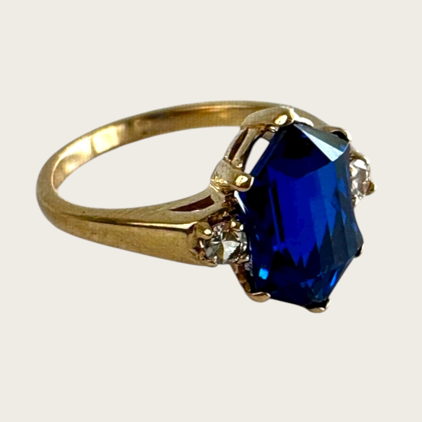 Vintage 10K Yellow Gold Blue Spinel & Quartz Ring – Size 5.75, Emerald-Cut Estate Cocktail Jewelry