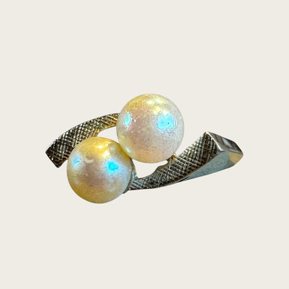 Vintage 1950s Silver Double Pearl Ring – Asymmetrical Mid-Century Design, Cultured Pearls, Stamped Silver