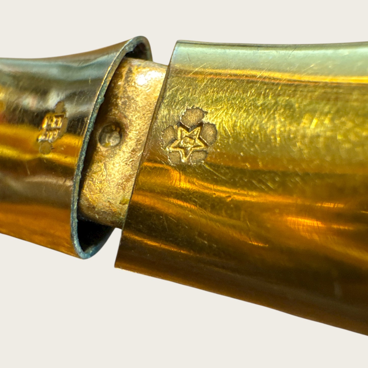 Vintage 1/20 12K Gold-Filled Hand-Engraved Floral Hinged Bangle Bracelet – 22.10g