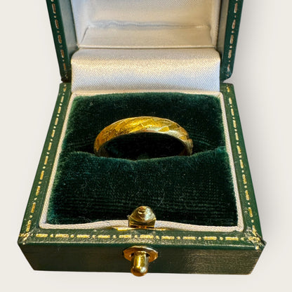 Vintage 24K Fine Gold Textured Band Ring – Hand-Carved Faceted Design, Size 9.75