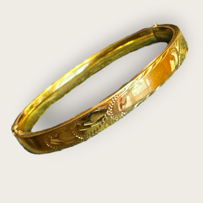 Vintage 14KT Gold-Filled Engraved Hinged Bangle Bracelet – Floral Scrollwork – 7 Inch
