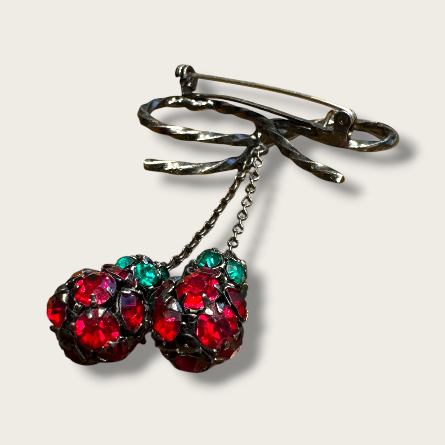 Vintage 1950s Austrian Crystal Bow Brooch with Dangling Fruit Clusters – Ruby & Emerald Rhinestones