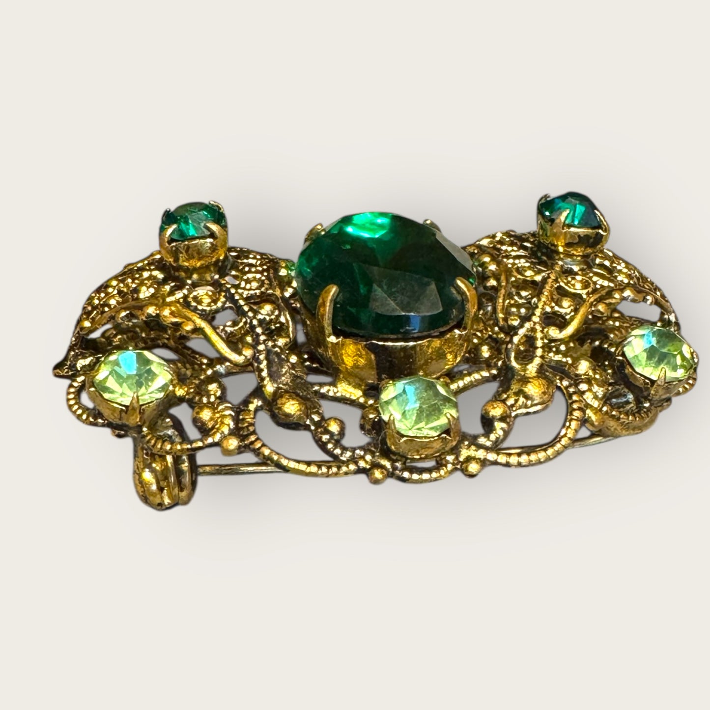 Vintage Emerald & Peridot Rhinestone Filigree Brooch – Antique Gold Setting