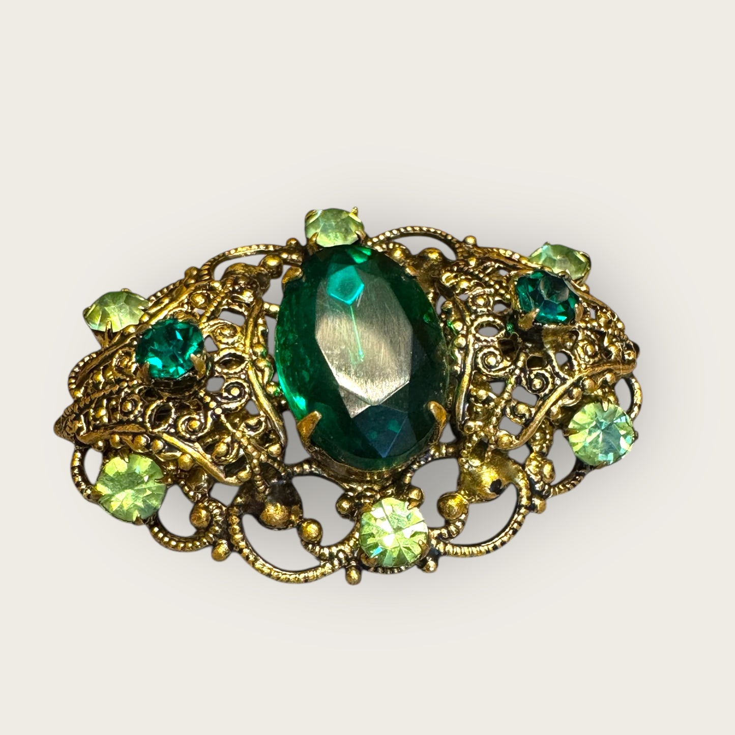 Vintage Emerald & Peridot Rhinestone Filigree Brooch – Antique Gold Setting