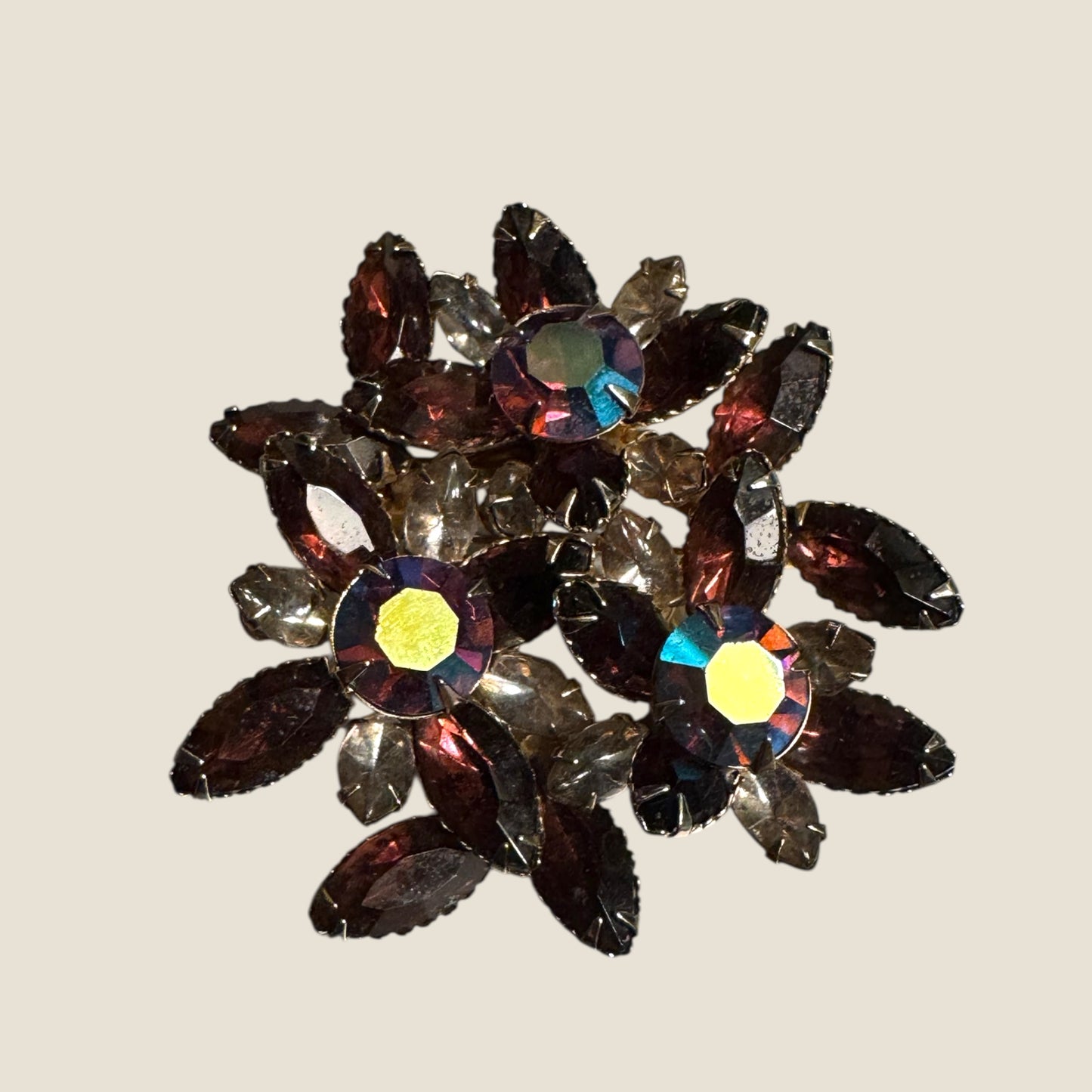 Mid-Century Amethyst Aurora Borealis Starburst Spray Brooch – Radiant Gold-Tone Burst