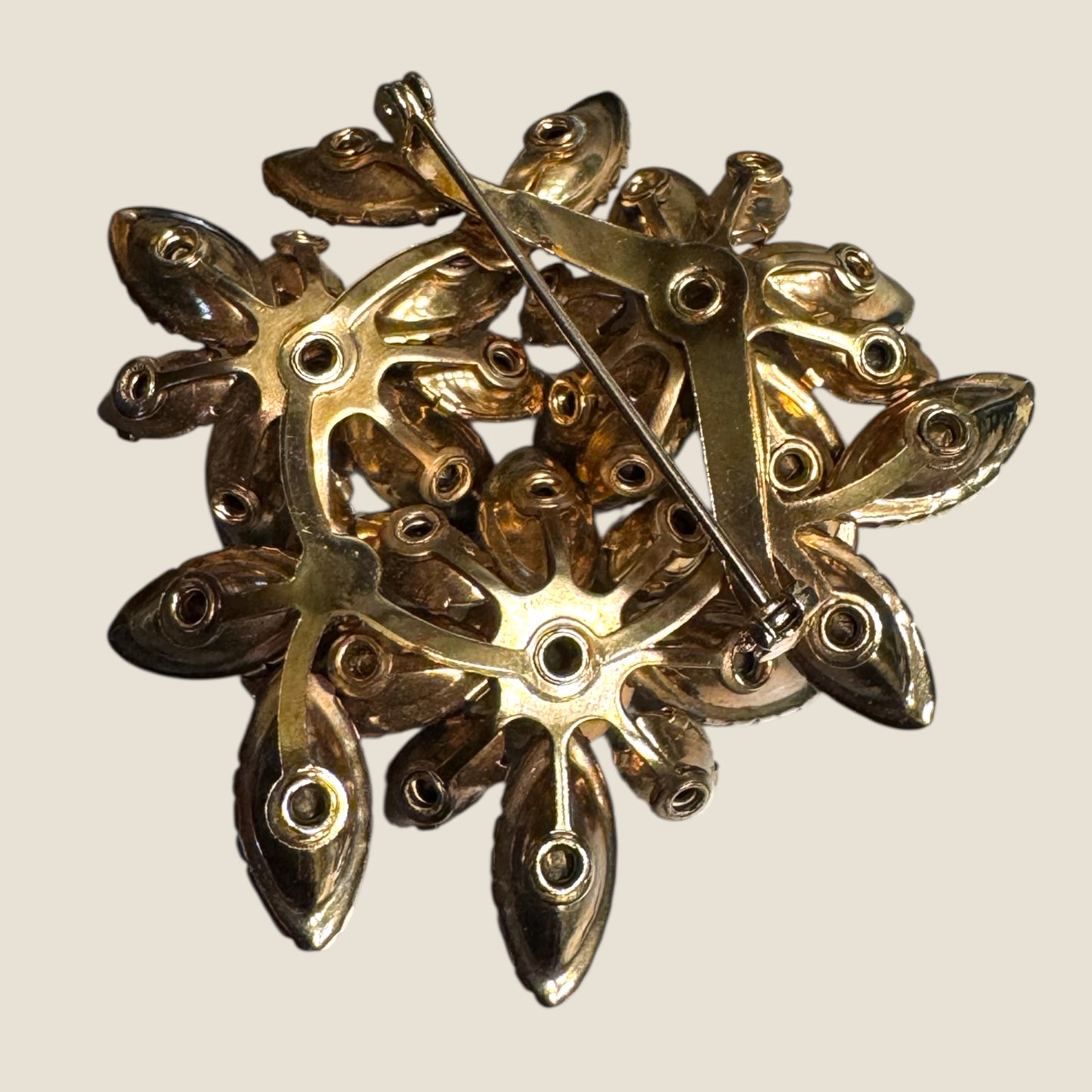 Mid-Century Amethyst Aurora Borealis Starburst Spray Brooch – Radiant Gold-Tone Burst