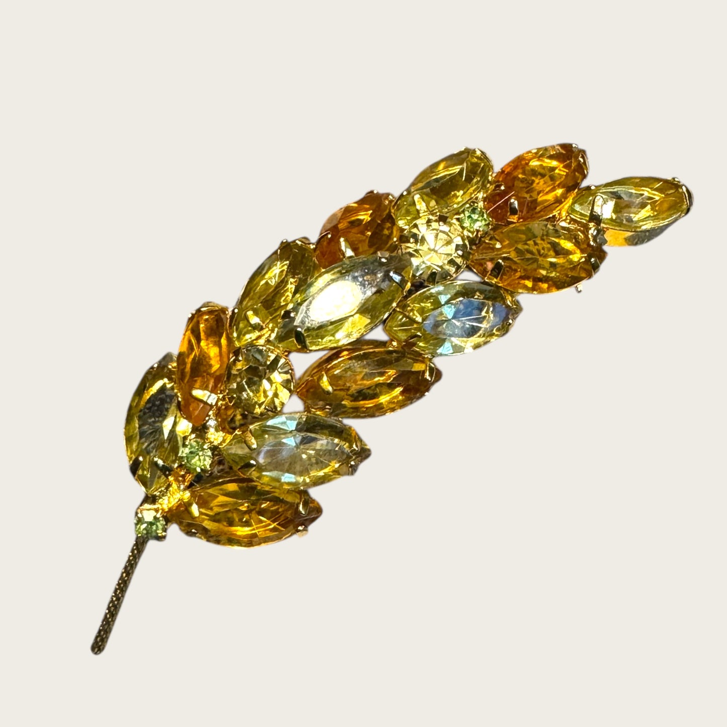 Vintage Pale Yellow & Topaz Navette Leaf Brooch – Open-Back Rhinestones, Gold-Tone Stem