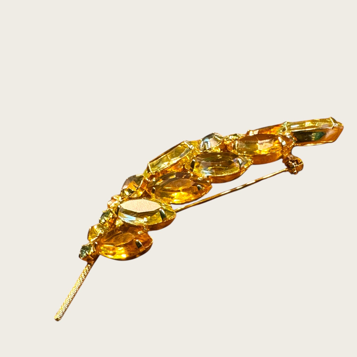 Vintage Pale Yellow & Topaz Navette Leaf Brooch – Open-Back Rhinestones, Gold-Tone Stem