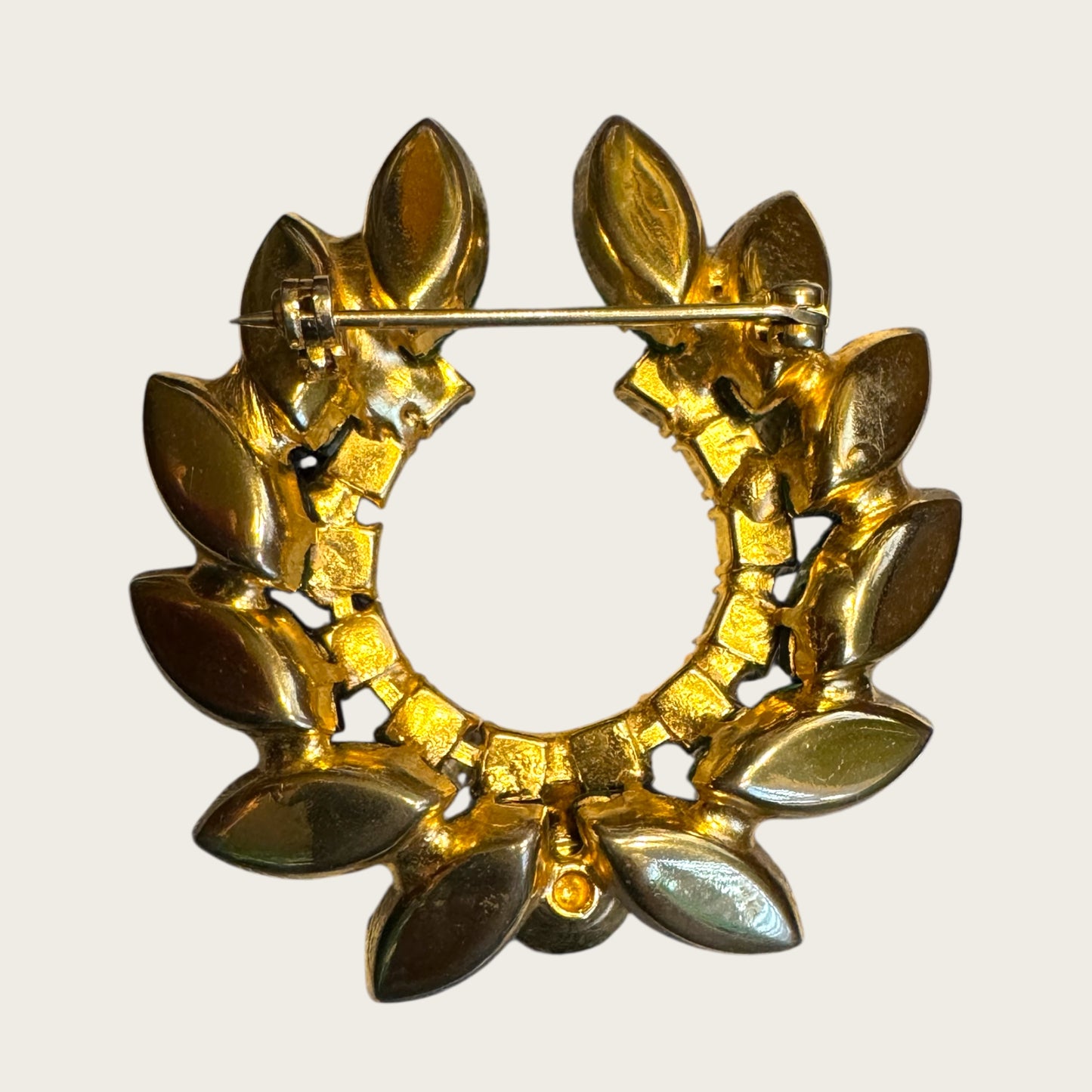 Vintage Emerald & Lime Green Marquise Rhinestone Wreath Brooch – Brilliant Mid-Century Statement Pin