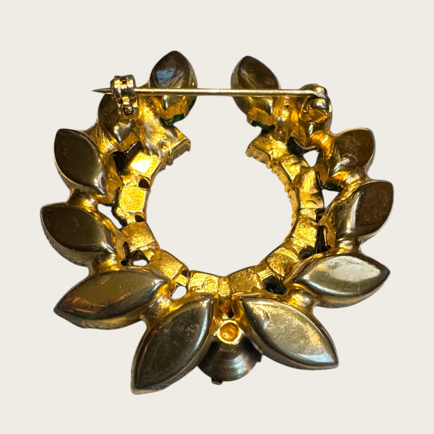 Vintage Emerald & Lime Green Marquise Rhinestone Wreath Brooch – Brilliant Mid-Century Statement Pin