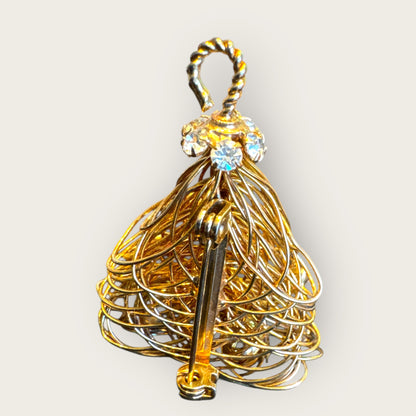 Vintage Wire-Wrapped Christmas Tree Brooch – Gold-Tone with Red & Green Rhinestones