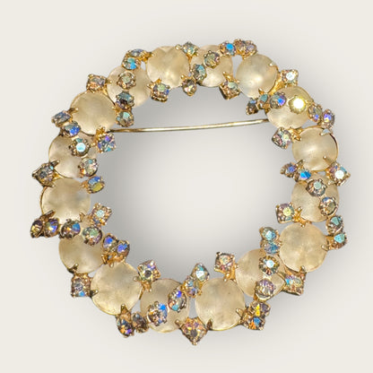Vintage Frosted Cabochon & Aurora Borealis Wreath Brooch – Gold-Tone, Mid-Century Glamour