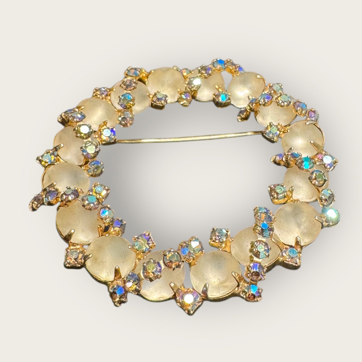 Vintage Frosted Cabochon & Aurora Borealis Wreath Brooch – Gold-Tone, Mid-Century Glamour