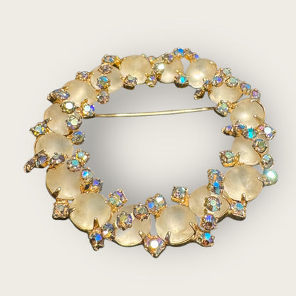 Vintage Frosted Cabochon & Aurora Borealis Wreath Brooch – Gold-Tone, Mid-Century Glamour