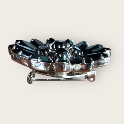 Vintage Silver-Tone Black Floral Daisy Brooch – Bold Mid-Century Statement Pin with Flared Petals, Sculptural Design & Classic Black Center | 1960s–1970s