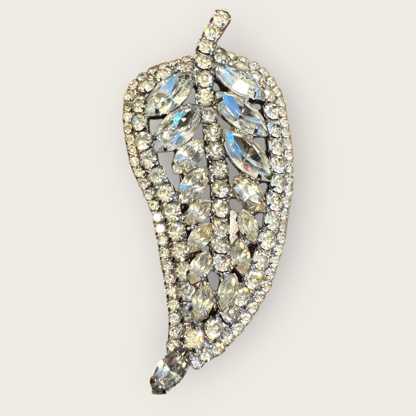Vintage Clear Rhinestone Paisley–Pear Leaf Brooch – Dramatic Mid-Century Silvertone Statement Pin with Marquis & Round Stones
