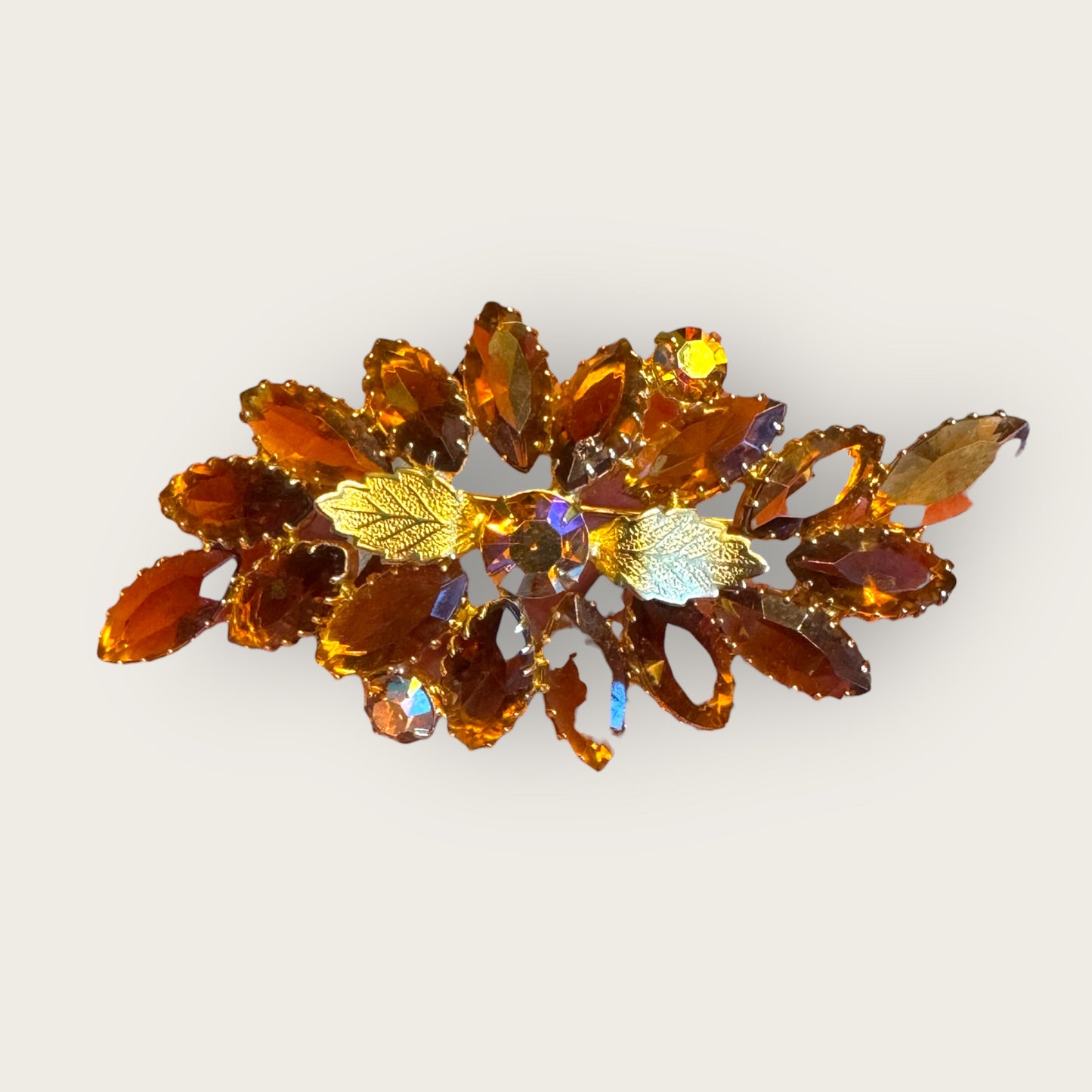 Vintage Root Beer & Aurora Borealis Navette Leaf Brooch – Mid-Century Dog-Tooth Prong Rhinestone Pin