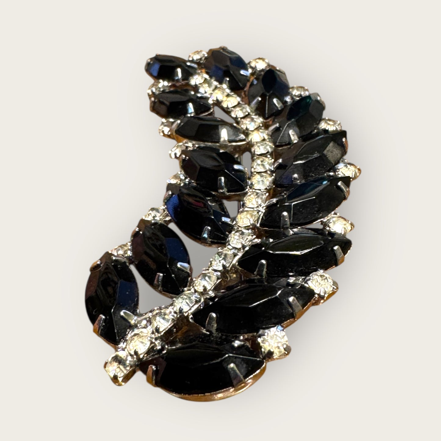 Mid-Century Jet Black Navette Leaf Rhinestone Brooch – Silver-Tone Curved Spray Pin