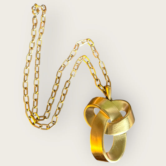 Vintage Crown Trifari Sculptural Ribbon Pendant Necklace – Long Paperclip Chain Statement Piece