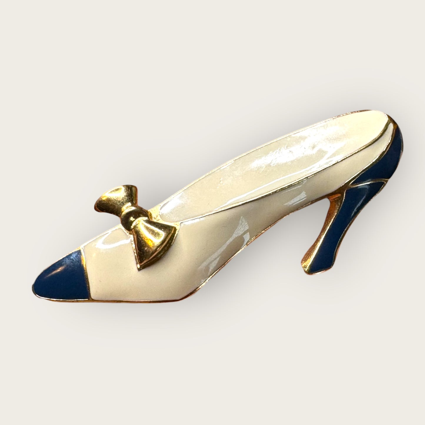 Vintage Trifari Cream & Navy Enamel High-Heel Shoe Brooch – Signed