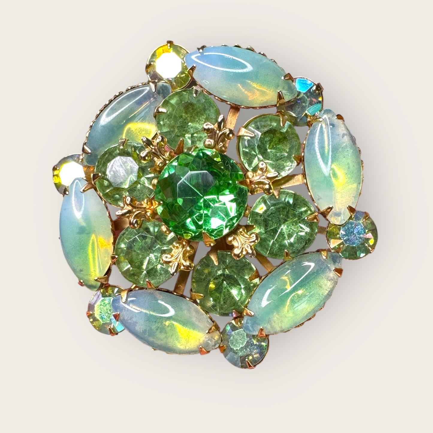 Vintage Givrè Glass & Peridot Rhinestone Domed Floral Brooch – Mid-Century Elegance