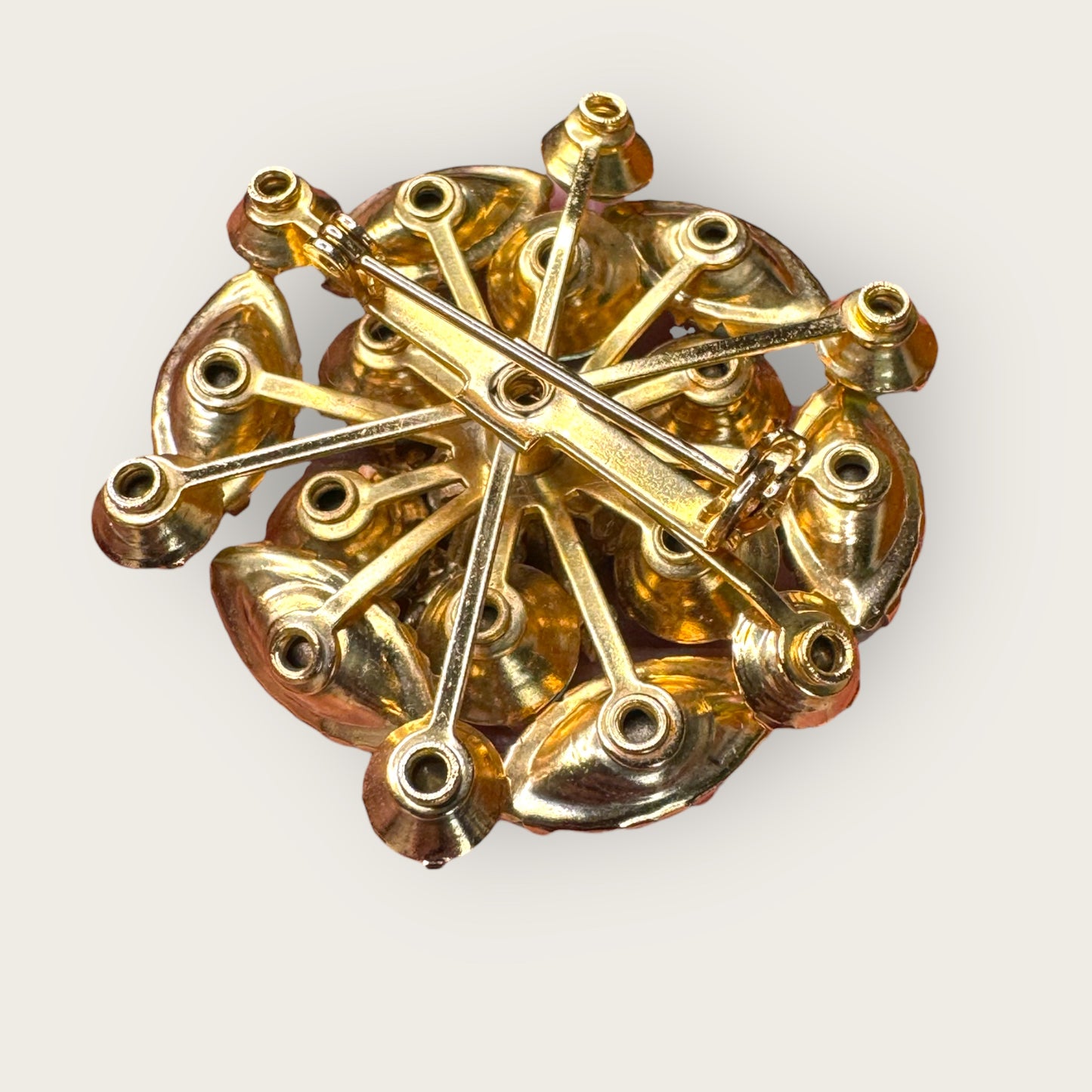 Vintage Givrè Glass & Peridot Rhinestone Domed Floral Brooch – Mid-Century Elegance